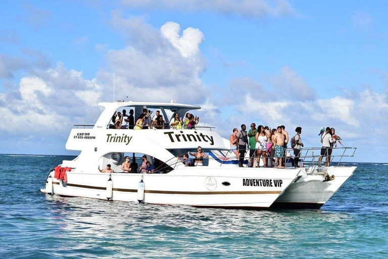 Punta Cana: Family Snorkeling or Party Boat Infinity Hip Hop Party Boat