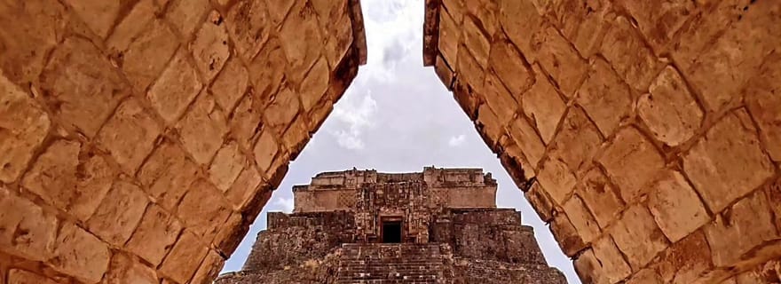 Depuis Mérida : Uxmal, Kabah et Cenote avec prise en charge, déjeuner et jeu en ligne