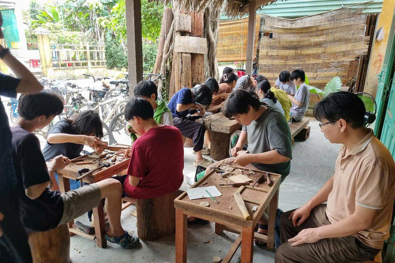 Hoi An: Wood Carving Workshop with Local Craftsmen