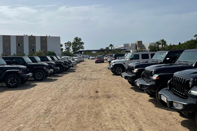 Ibiza: Private Jeep Wrangler Tour & Lunch at Beach Rest.