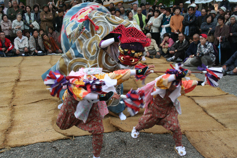 Retourbus van Nagoya naar Shirakawa-go