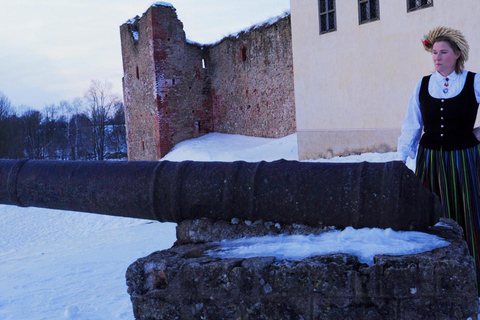 From Riga: Guided Day Tour to Rundale Palace & Bauska Castle