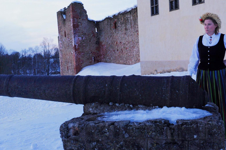 From Riga: Guided Day Tour to Rundale Palace & Bauska Castle
