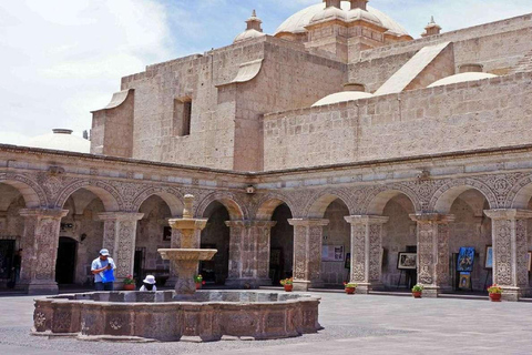 Walking tour of the historic center of Arequipa