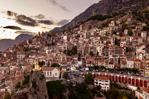 Delphi:Oracle & Ancient Wonders Private Day Tour from Athens