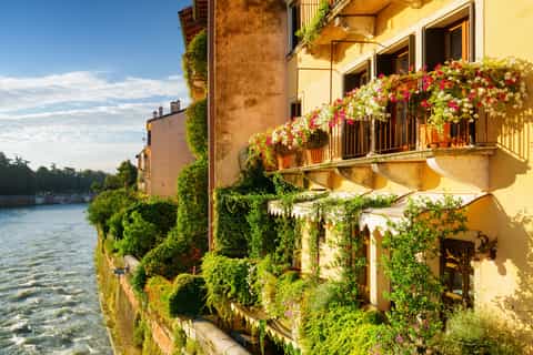 All-Day Private Tour of the Picturesque Verona