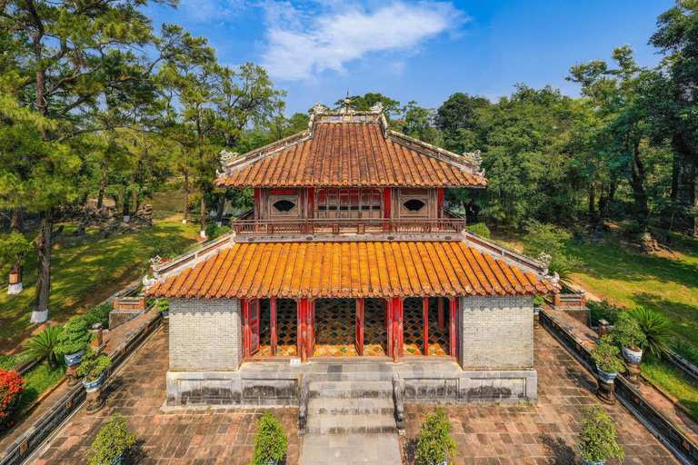 Hue boat trip: Perfume River cruise with customizable route Dragon Boat trip to/from Thien Mu