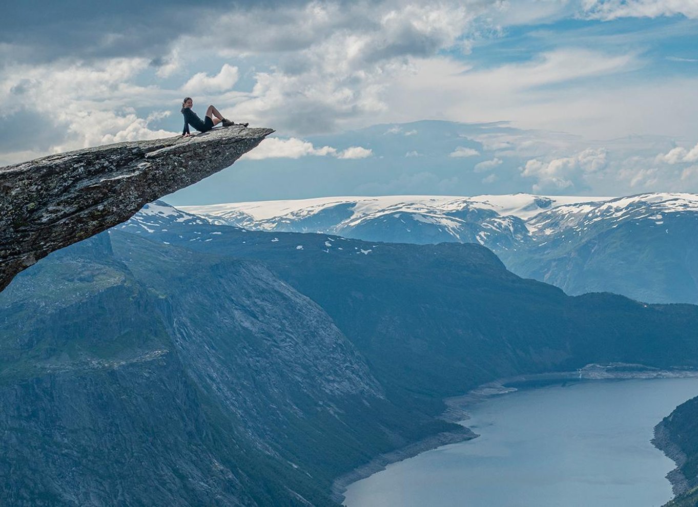 Odda: Heldagstur til Trolltunga med vandring og klatring