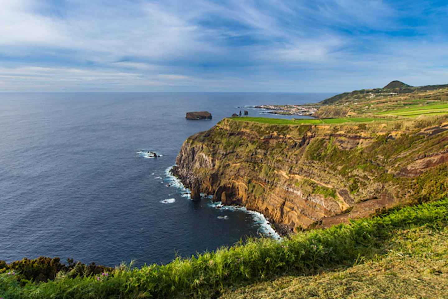 «Запад Сан-Мигеля: Однодневный Тур на Микроавтобусе с Обедом»