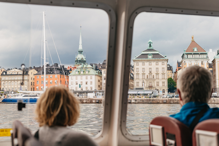 Stockholm: rondvaart onder de bruggen door