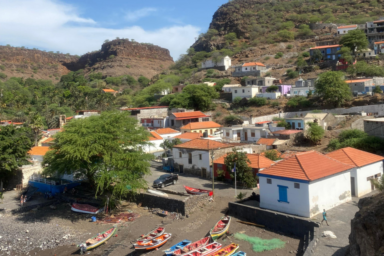 Praia City: Old Town Tour with Local Rum Experience Cidade da Praia: Old Town Tour with Local Rum Experience