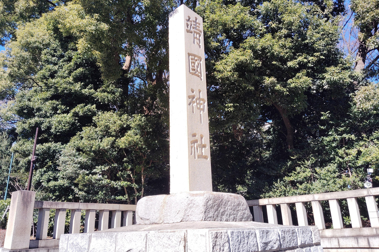 Tokyo War History Tour: Yasukuni Shrine & War Museum War & Remembrance Tour (3.5 Hours)