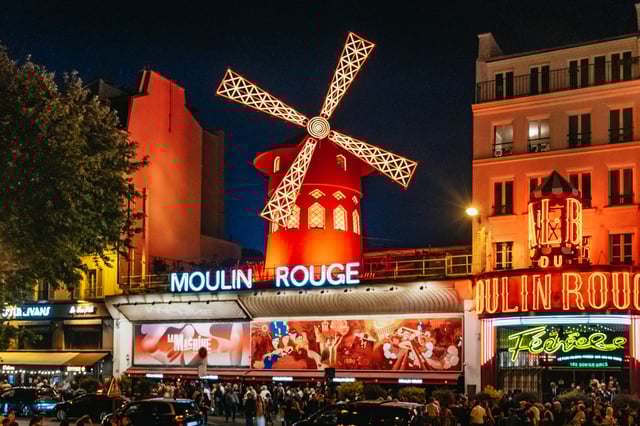 Paris: Tootbus-Panorama-Bustour bei Nacht mit Audioguide