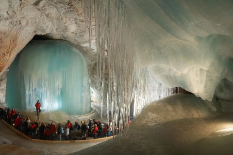 Visite privée : Les plus grandes grottes de glace du monde à Werfen