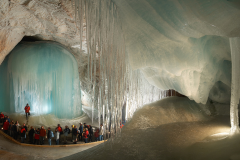 Tour privado: Werfen Las Cuevas de Hielo más Grandes del MundoExcursión Privada: Werfen Las Cuevas de Hielo más Grandes del Mundo