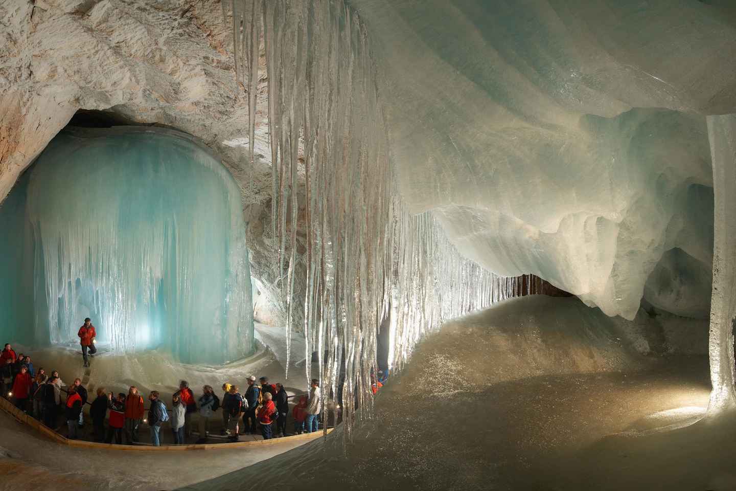 Tour Privado: Las Cuevas de Hielo Más Grandes del Mundo en Werfen