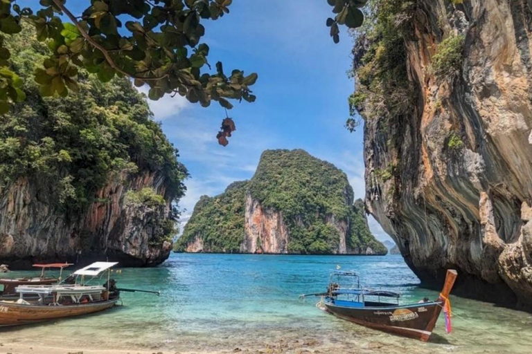 Escursione a Krabi Hong Island in barca veloce o barca a coda lungaDa Krabi evidenzia Hong Island in barca veloce