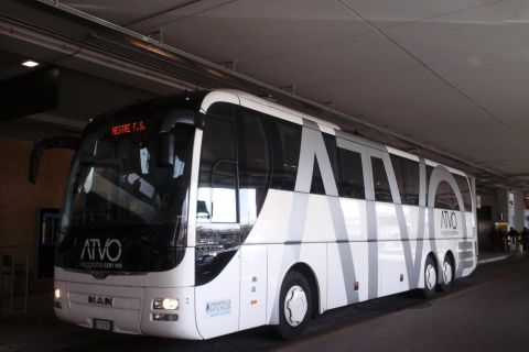 Snelle bus tussen Luchthaven Marco Polo en station Mestre