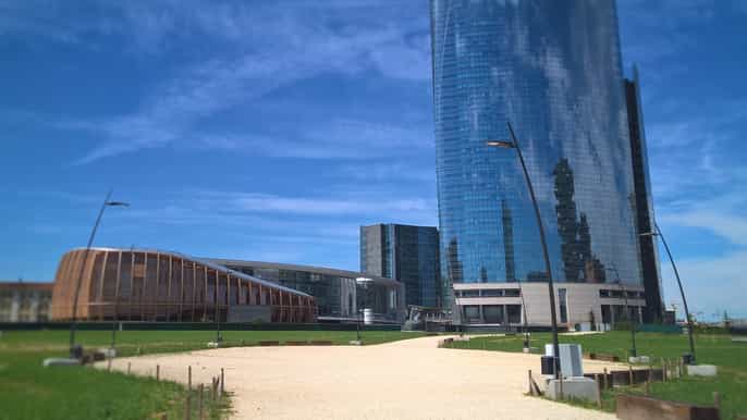 milans modern architecture 3hour bike tour