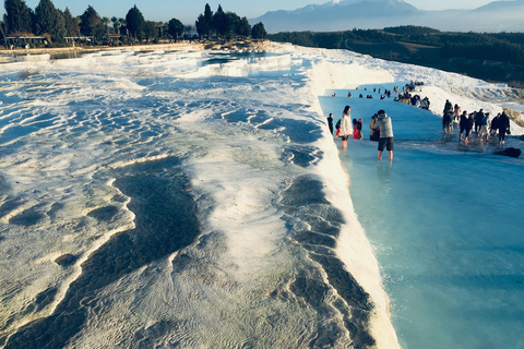 Från Izmir: Hierapolis och Pamukkale Tour med guide