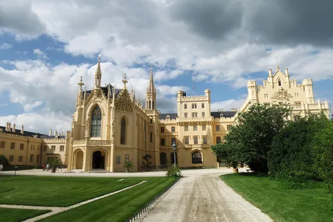 Daytrip from Prague - Mikulov with a stop at Lednice chateau