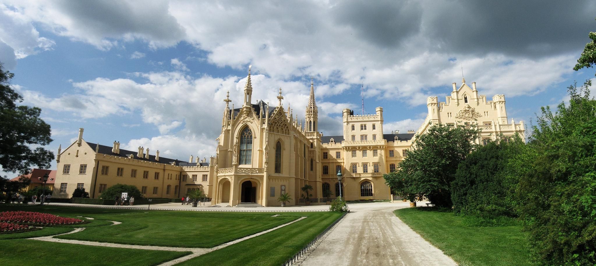 Tagesausflug von Prag - Mikulov mit Halt am Schloss Lednice