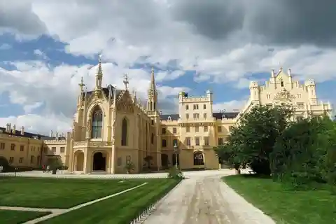Daytrip from Prague - Mikulov with a stop at Lednice chateau