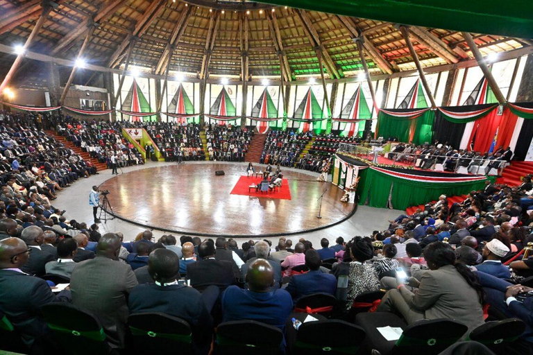 Nairobi: Bomas of Kenya Traditional Dance and acrobatic show