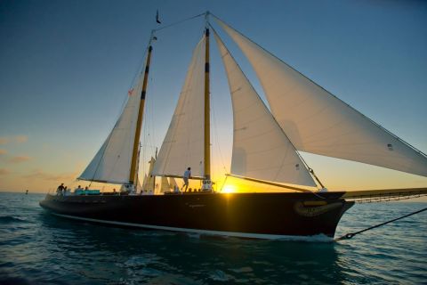 Key West: Sonnenuntergangs-Segeltour mit Schoner America 2.0