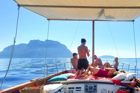 Porto San Paolo: Half Day Boat Tour to Tavolara and Molara
