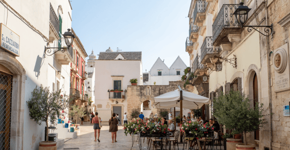 Polignano, Ostuni and Locorotondo: between the sea and the Itria Valley