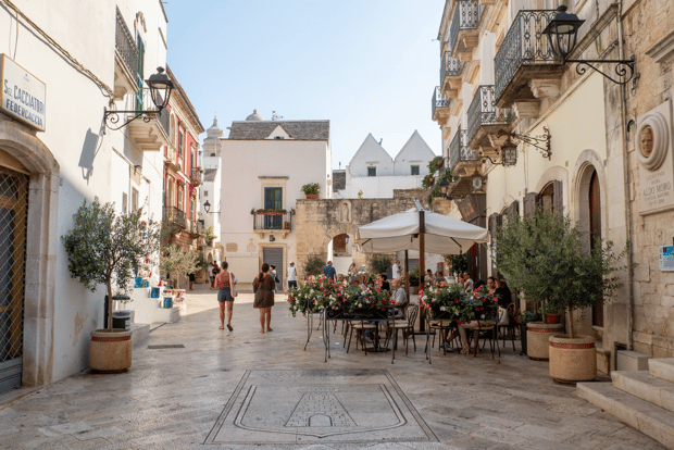 Polignano, Ostuni and Locorotondo: between the sea and the Itria Valley