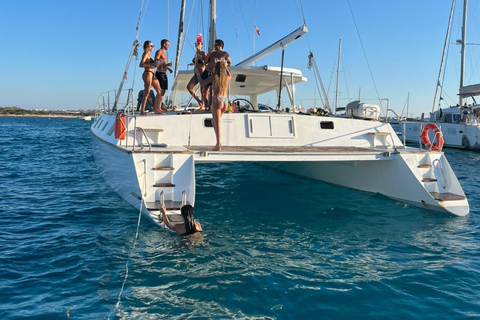 Catamaran cruise around Ibiza with Mojito Charter