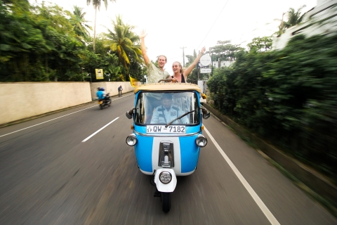 Colombo: City Highlights Tuk-Tuk Tour with Meal and Drinks