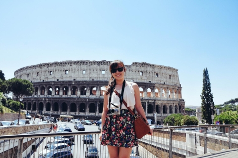 Skip-the-Line Colosseum, Roman Forum & Palatine Tour in Portuguese with Pick-Up