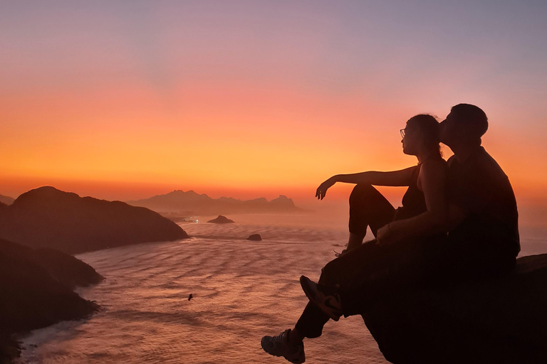 Rio de Janeiro: Tour a piedi di Pedra do Telégrafo con spiaggeAlba: Tour escursionistico di Pedra do Telégrafo con le spiagge