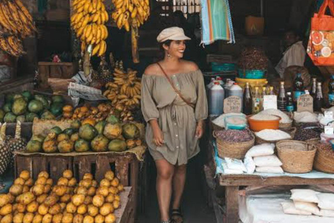 Od dżungli do Stone Town: ucieczka na Zanzibar, pełna przyrody i dziedzictwaWycieczka obejmuje Odbiór z hotelu i transport powrotny