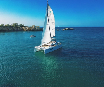 Heraklion: Dia Catamaran Cruise, Sunset, Dinner, and Drinks