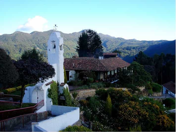 Colagem de mídia