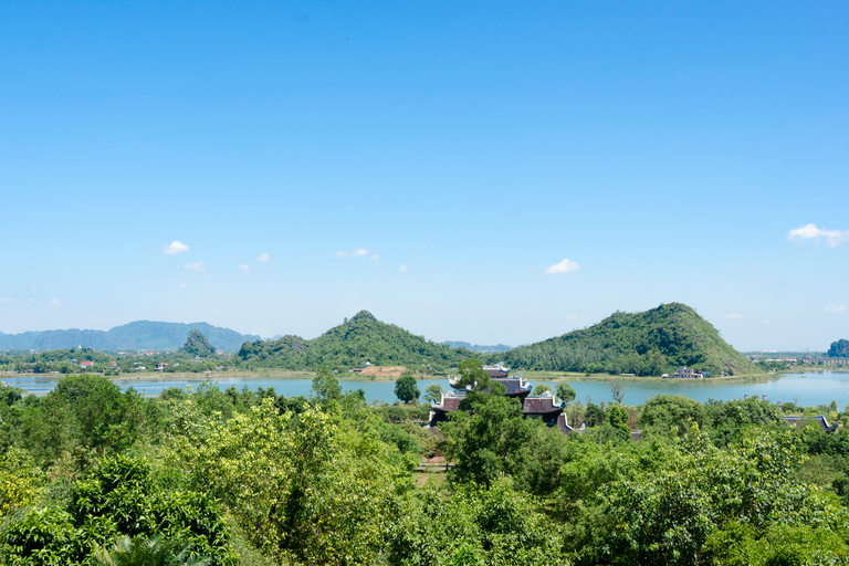 Från Hanoi: Hoa Lu - Tam Coc - Mua Caves med transferFrån Hanoi: Hoa Lu - Tam Coc - Mua-grottorna med transfer