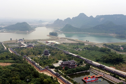 Från Hanoi: Hoa Lu - Tam Coc - Mua Caves med transferFrån Hanoi: Hoa Lu - Tam Coc - Mua-grottorna med transfer