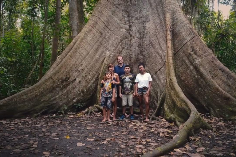 Jungle trek and canoeing on the Tapajós River. Jungle hike and canoe ride on the Tapajós River.