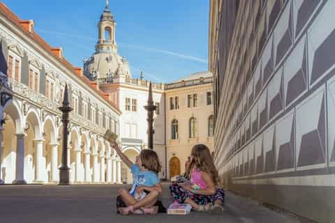 Dresden: Old Town Scavenger Hunt for Kids (in German)