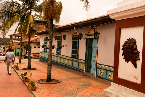 From Medellín: Guatapé and El Peñol Guided Tour