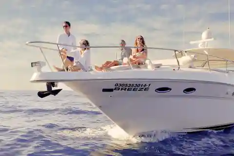 Cabo San Lucas: Luxury Yacht Cruise
