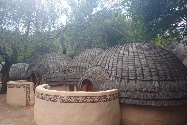 Visite du village culturel de Lesedi