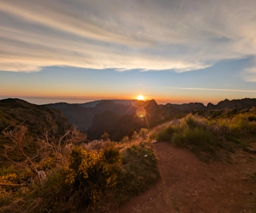 Madeira: Pico Arieiro Sunset with Stairway to Heaven Option