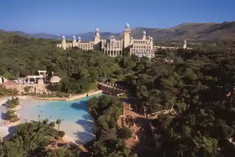 Sun City & Pilanesberg Nature Reserve Full-Day Tour