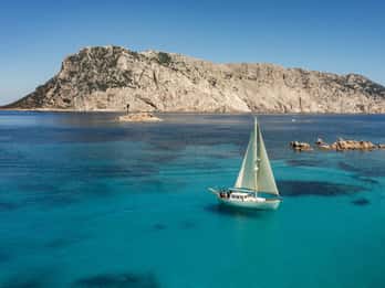 TAVOLARA TOUR WITH 15 METERS VINTAGE SAILBOAT WITH APERITIF