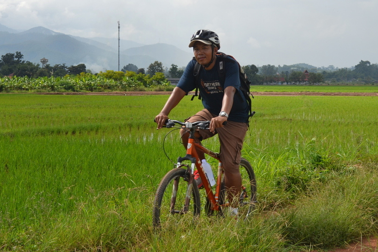 Au départ de Chiang Mai : Circuit cycliste de la vallée de Mae Taeng et des chutes d&#039;eau